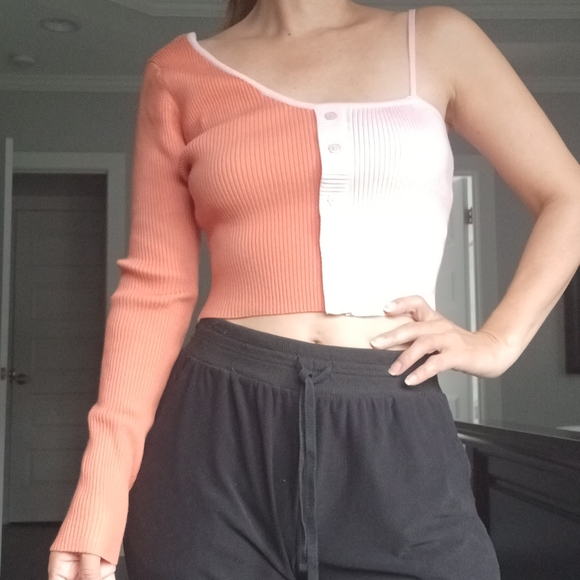 Blue Blush nwot cropped ribbed one shoulder sweater. - Picture 9 of 9